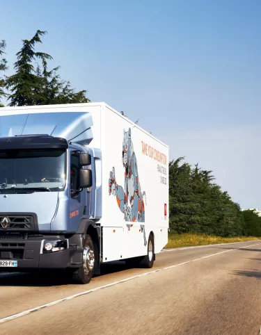 RENAULT TRUCKS D WIDE 320