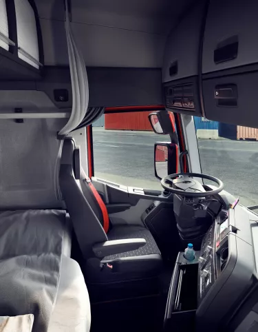 New dashboard of the Renault Trucks T High