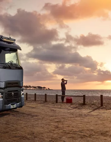 Renault Trucks T on the road