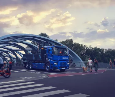 Renault Trucks E-Tech C on a steel bridge